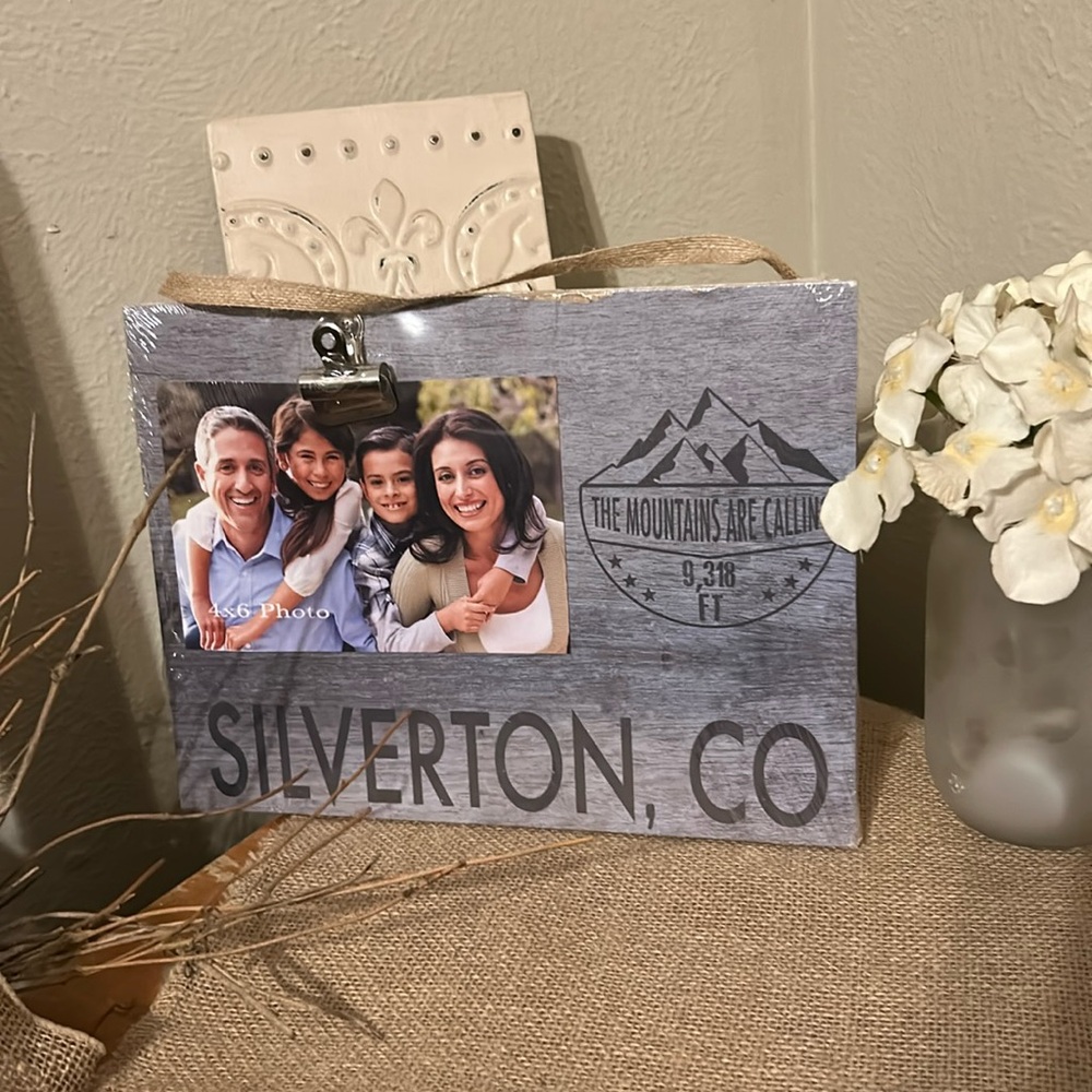 Kindred heart picture frame